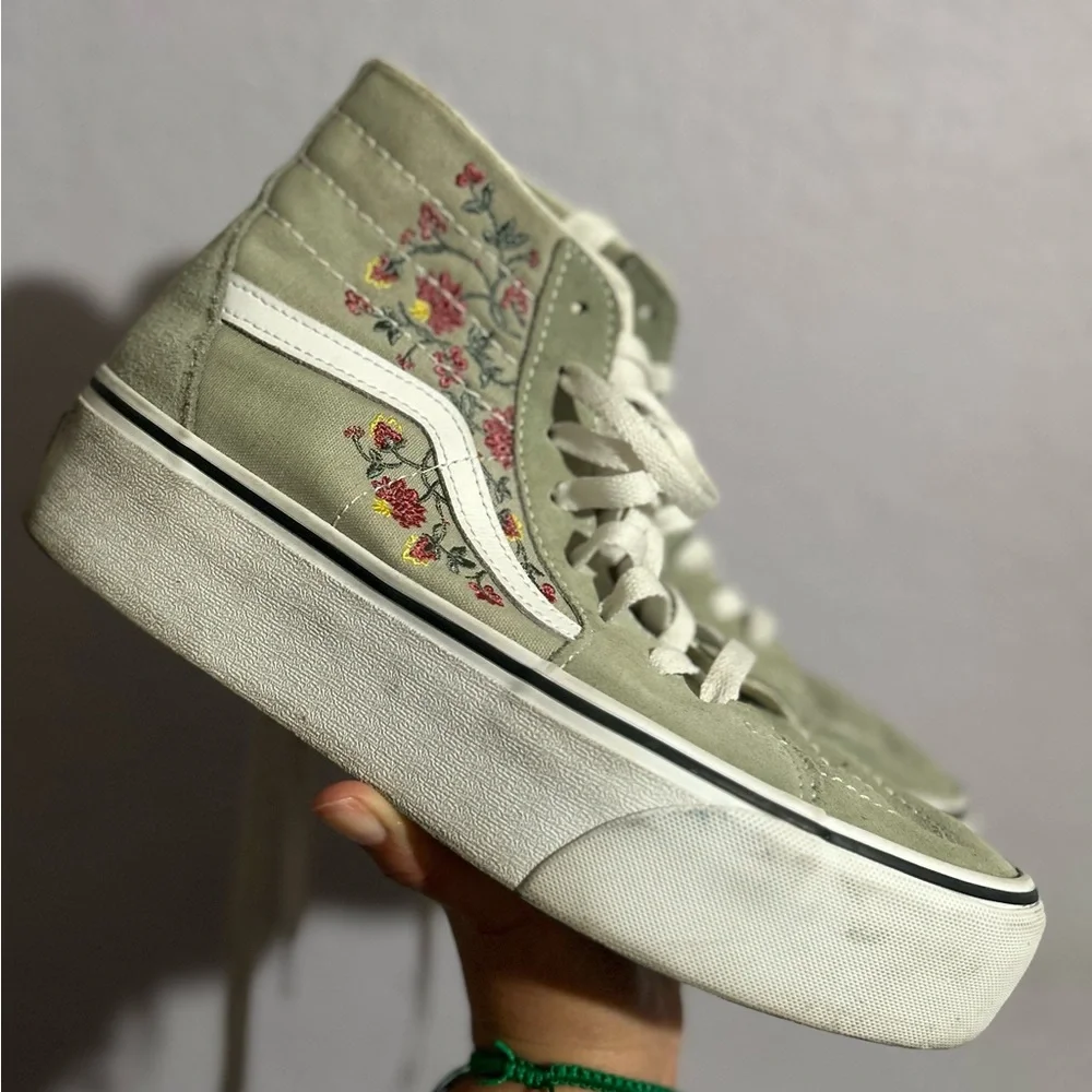 Platform Embroidered Vans Sk8-Hi